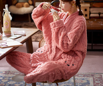 Нов модел дамска пижама от две части -няколко цвята