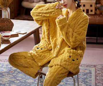 Нов модел дамска пижама от две части -няколко цвята