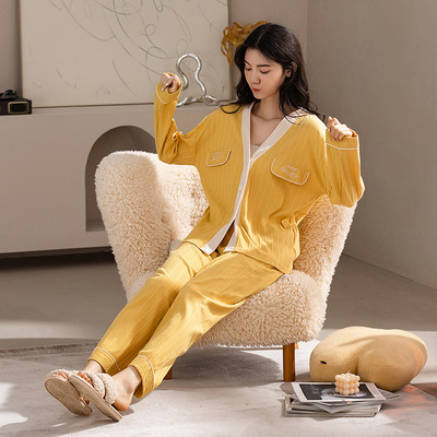 Ženska dvodijelna pamučna pidžama s gumbima