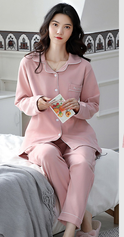 Ženska dvodijelna pamučna pidžama s gumbima