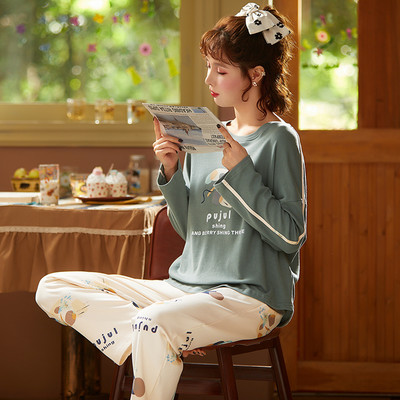 Стилна дамска пижама с дълъг ръкав в различни цветове и модели