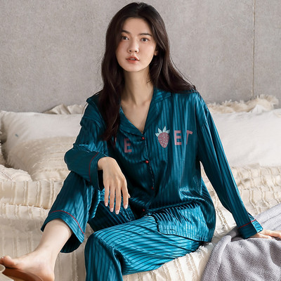 Ženska pidžama na gumbe - dvodijelna