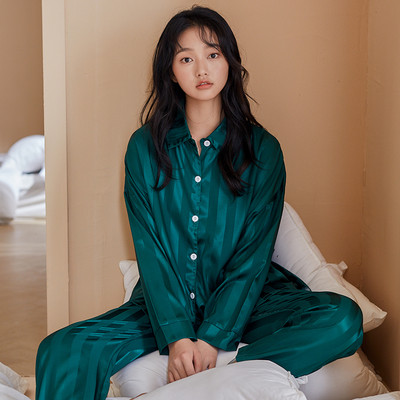 Ženska pidžama na gumbe - dvodijelna