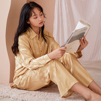 Ženska pidžama na gumbe - dvodijelna