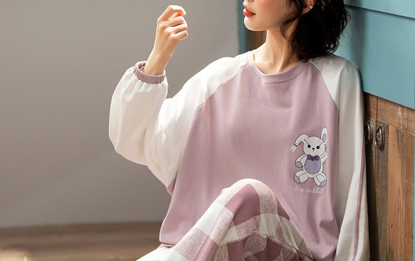 Novi model ženske pidžame iz dva dijela - više boja