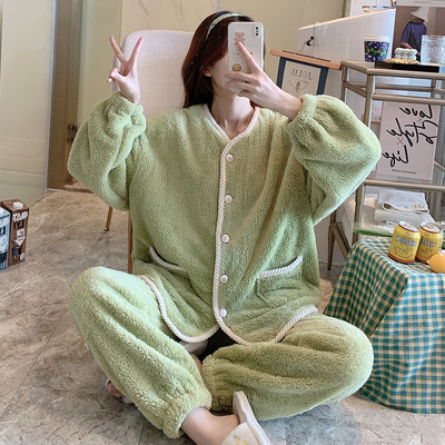 Ženska donja pidžama iz dva dijela s gumbima