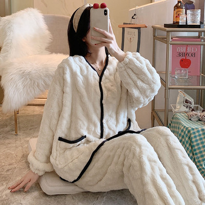 Ženska donja pidžama iz dva dijela s gumbima