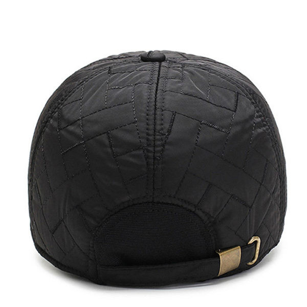 Ежедневна мъжка шапка с ушанки и козирка