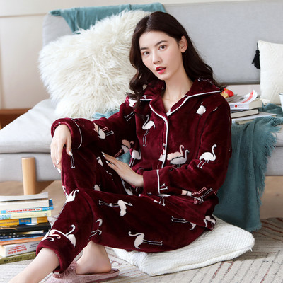 Ženska donja pidžama s dvodijelnim gumbima