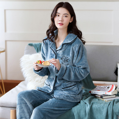 Ženska donja pidžama s dvodijelnim gumbima