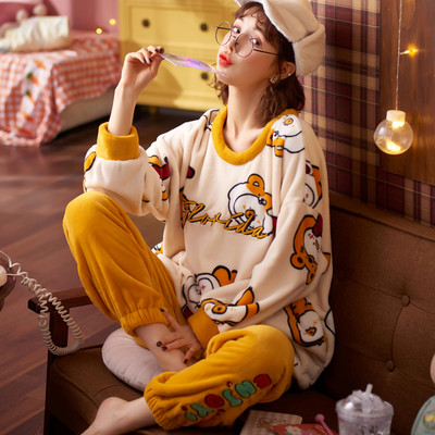 Topla pidžama iz dva dijela sa aplikacijom