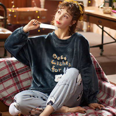 Topla pidžama iz dva dijela sa aplikacijom