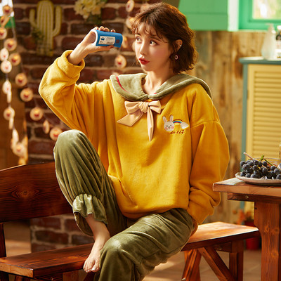 Topla pidžama iz dva dijela sa aplikacijom