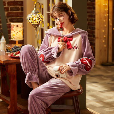 Topla pidžama iz dva dijela sa aplikacijom