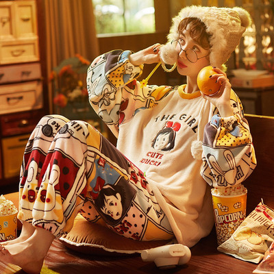 Topla pidžama iz dva dijela sa aplikacijom