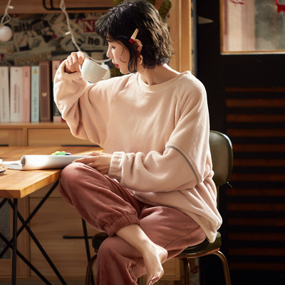 Topla pidžama iz dva dijela sa aplikacijom