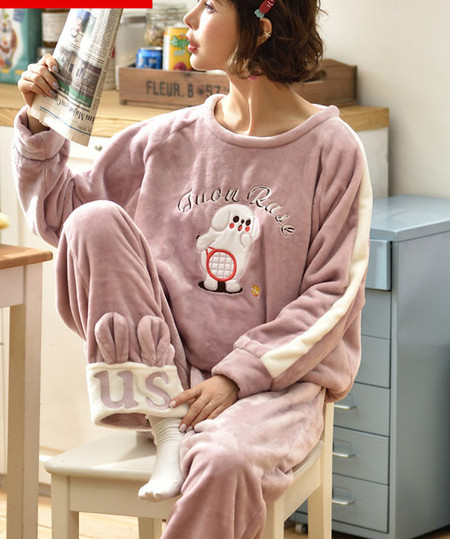 Topla pidžama iz dva dijela sa aplikacijom