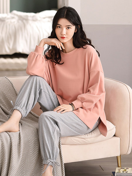 Ženska pidžama sa aplikacijom - dvodijelna