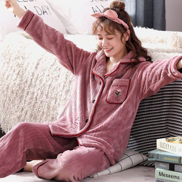 Ženska zimska pidžama sa vezom i džepom