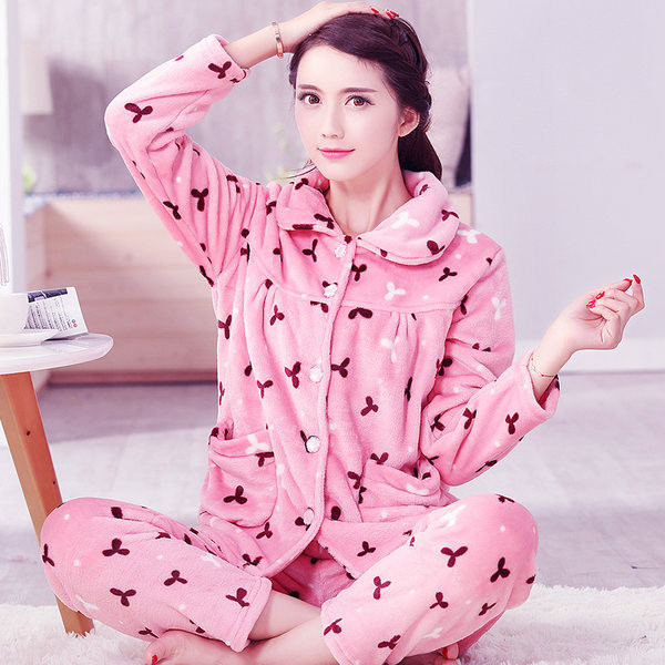 Ženska zimska pidžama s dvodijelnim gumbima