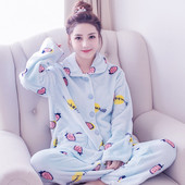 Модерна дамска мека пижама с копчета и бродерия