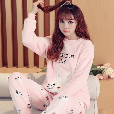 Ženska paperjasta pidžama iz dva dijela