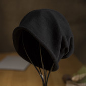 Muški šešir jesen-zima u crnoj i sivoj boji