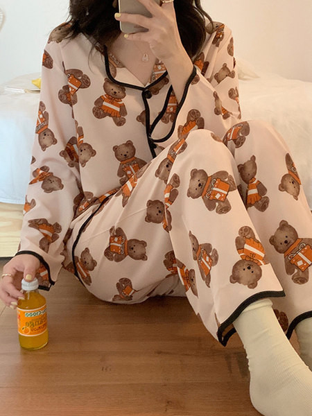 Ženska pidžama s dvodijelnim gumbima