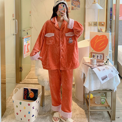 Ženska zimska pidžama iz dva dijela