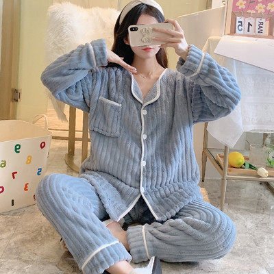 Ženska zimska pidžama iz dva dijela