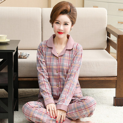 Ženska pidžama iz dva dijela na gumbe