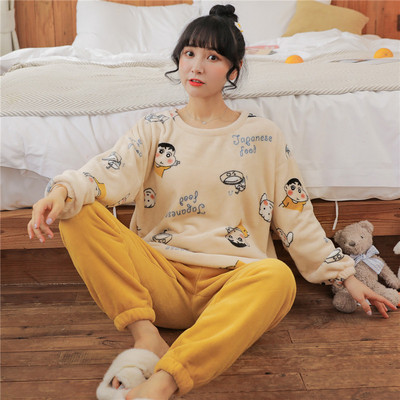 Ženska zimska pidžama s aplikacijom u boji