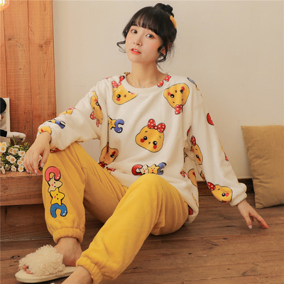 Ženska zimska pidžama s aplikacijom u boji