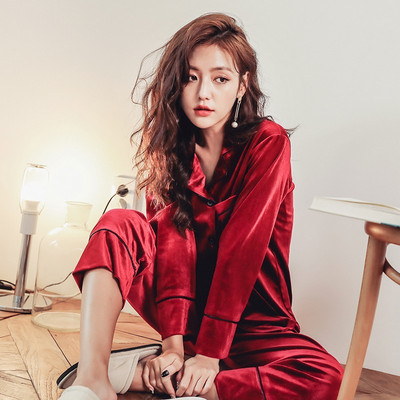 Ženska baršunasta pidžama - dva modela