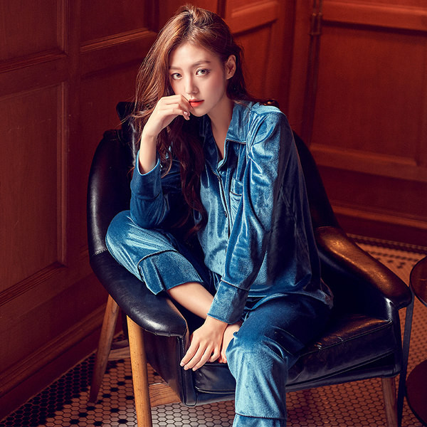 Ženska baršunasta pidžama - dva modela