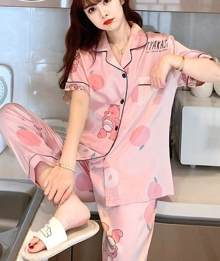 Дамска сатенена пижама с копчета от две части 