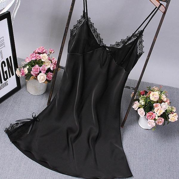 Ženska spavaćica na tanke naramenice