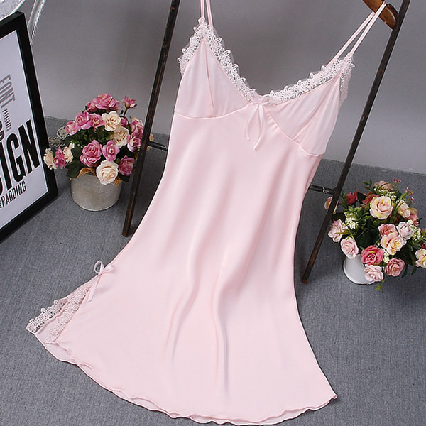 Ženska spavaćica na tanke naramenice