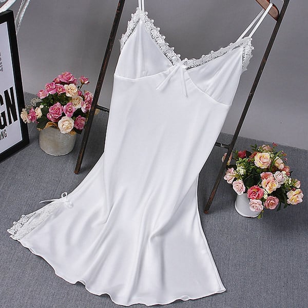 Ženska spavaćica na tanke naramenice