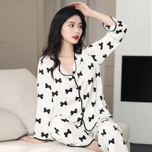 Γυναικείες πιτζάμες σε δύο μέρη - τρία μοντέλα