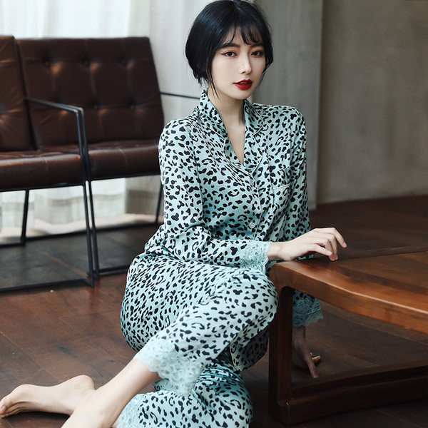 Komplet ženskih pidžama iz dva dijela - više modela