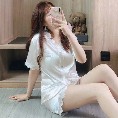 Κομψή γυναικεία σατέν πιτζάμες με κοντά μανίκια