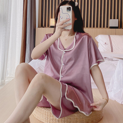 Κομψή γυναικεία σατέν πιτζάμες με κοντά μανίκια