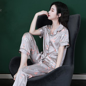 Ženska svilena pidžama iz dva dijela na gumbe