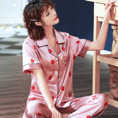 Ženska svilena pidžama iz dva dijela na gumbe