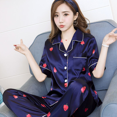 Ženska svilena pidžama iz dva dijela na gumbe