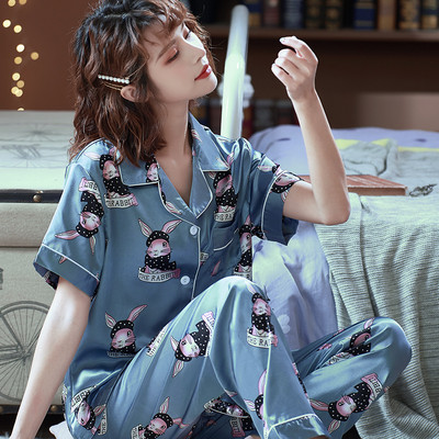 Ženska svilena pidžama iz dva dijela na gumbe