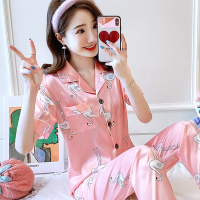 Ženska svilena pidžama iz dva dijela na gumbe