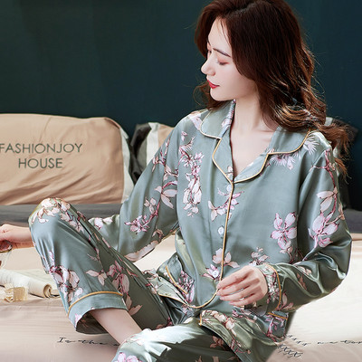 Пролетно-есенна сатенена пижама с цветен десен 