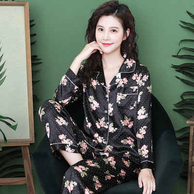 Пролетно-есенна сатенена пижама с цветен десен 